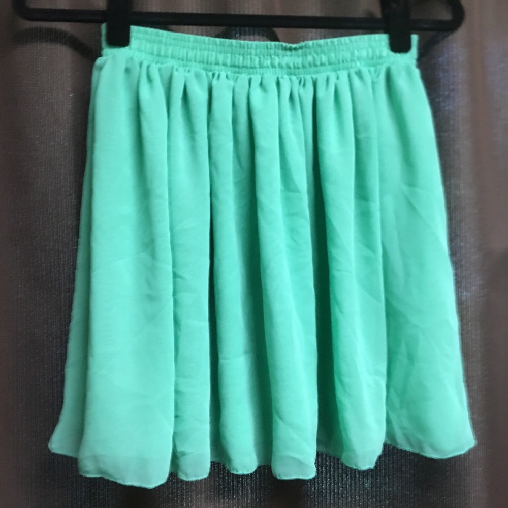 American Apparel Chiffon Skirt. BNWT